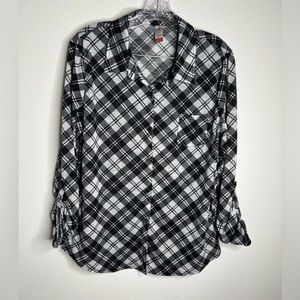 No Boundaries Women’s Blouse Squared sheer polyester button up top Size XL